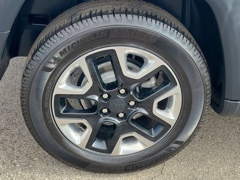 Used 2018 Jeep Compass Trailhawk w/ Leather Interior Group AWD/4WD image 30