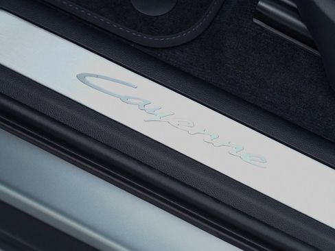 New 2026 Porsche Cayenne image 14