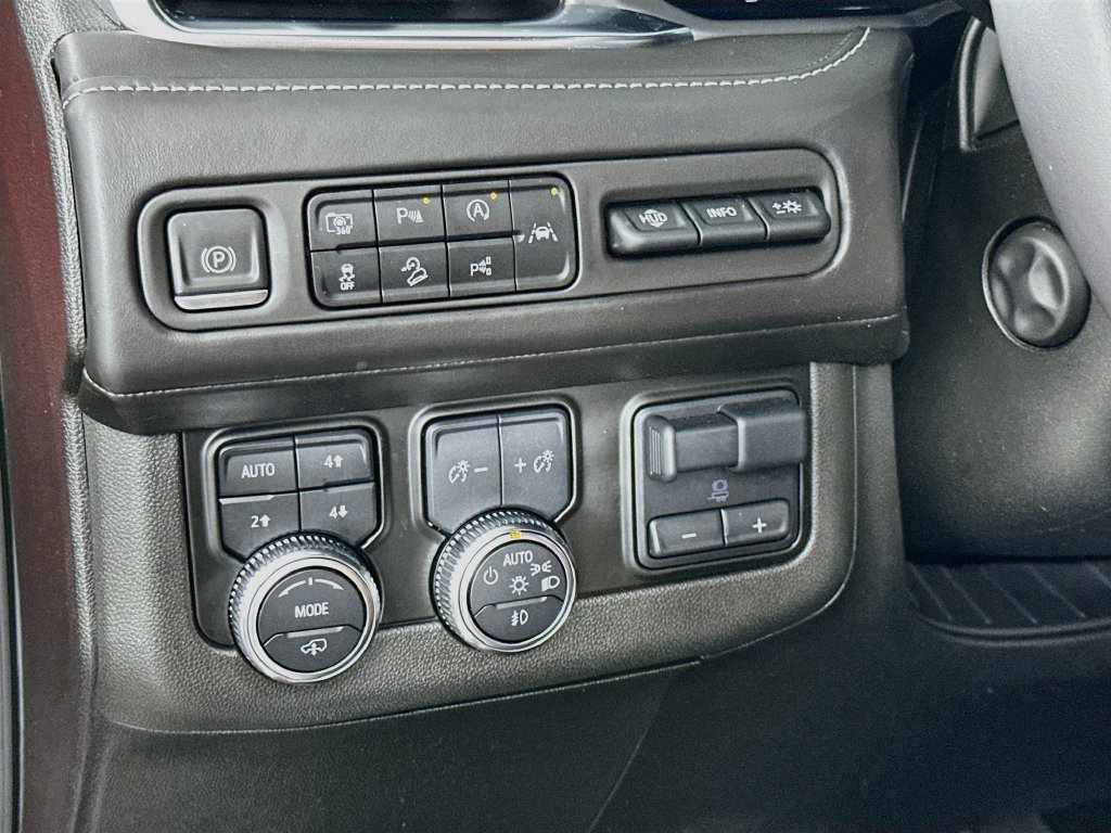 Used 2023 GMC Yukon Denali Ultimate AWD/4WD image 10