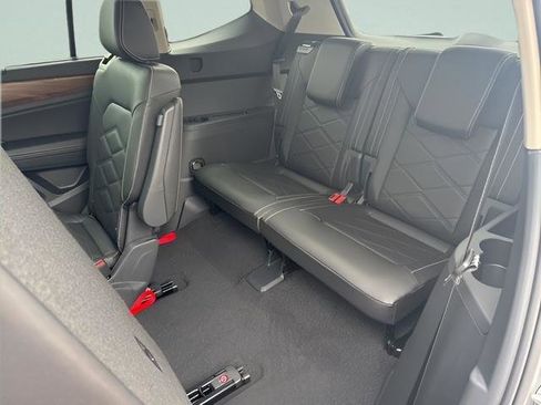 New 2025 Volkswagen Atlas SE image 18