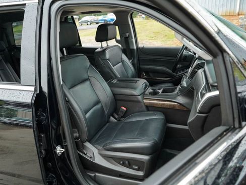 Used 2019 Chevrolet Tahoe LT w/ Luxury Package AWD/4WD image 14