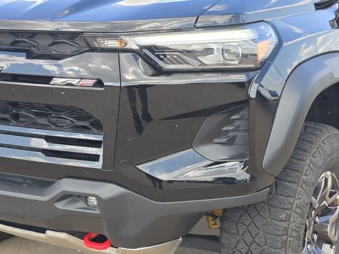 Used 2025 Chevrolet Colorado ZR2 w/ Technology Package AWD/4WD image 30