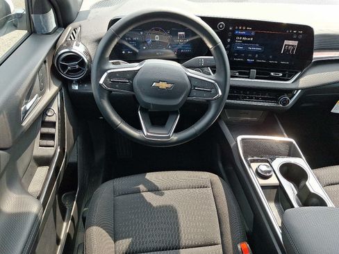 Used 2026 Chevrolet Equinox LT FWD image 11
