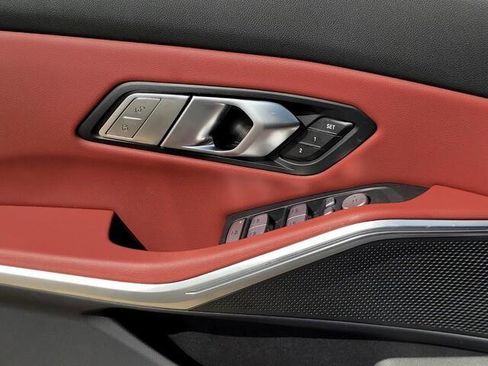 Certified 2025 BMW 330i 330i w/ Convenience Package image 24