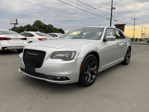 Used 2021 Chrysler 300 S RWD image 3