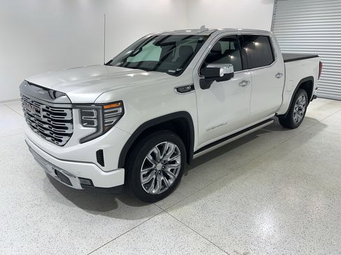 Used 2022 GMC Sierra 1500 Denali w/ Denali Reserve Package image 1