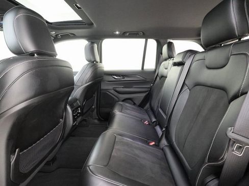 Used 2023 Jeep Grand Cherokee Altitude image 22