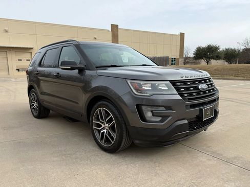 Used 2016 Ford Explorer Sport w/ Equipment Group 401A image 9