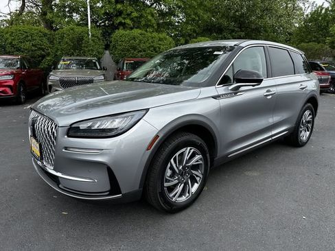 Certified 2024 Lincoln Corsair AWD w/ Equipment Group 101A image 9