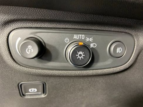 Used 2024 GMC Terrain SLT FWD image 30