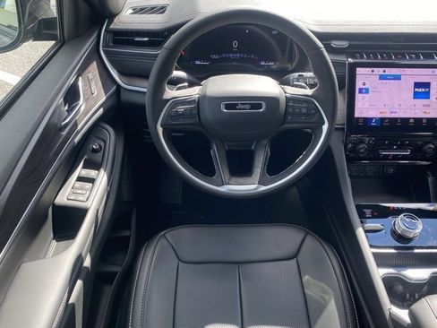 New 2025 Jeep Grand Cherokee L Limited image 40