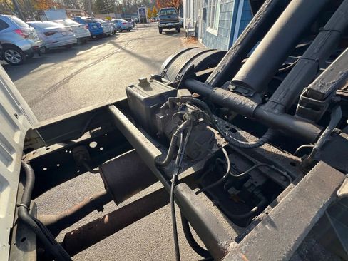 Used 2012 Ford F550 165  W.B. 2D w/ PWR Equipment Group image 27