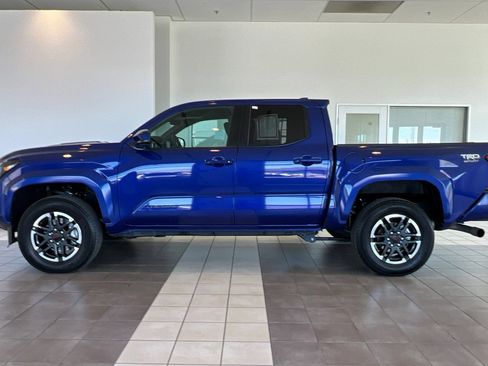 Certified 2025 Toyota Tacoma TRD Sport AWD/4WD image 7