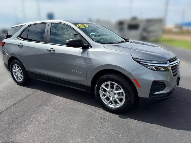 Used 2024 Chevrolet Equinox LS w/ LS Convenience Package AWD/4WD image 7