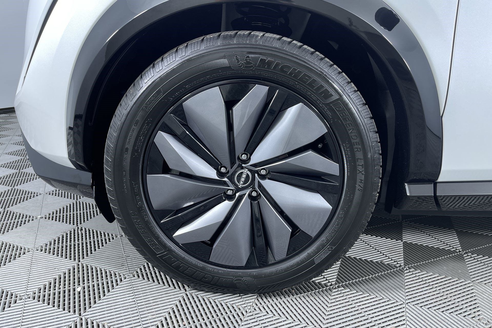 Certified 2024 Nissan Ariya AWD image 26
