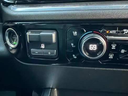 Used 2024 Chevrolet Silverado 1500 LTZ AWD/4WD image 16