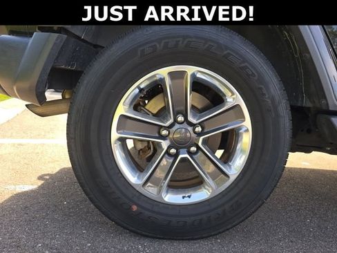 Used 2021 Jeep Wrangler Unlimited Sahara AWD/4WD image 5