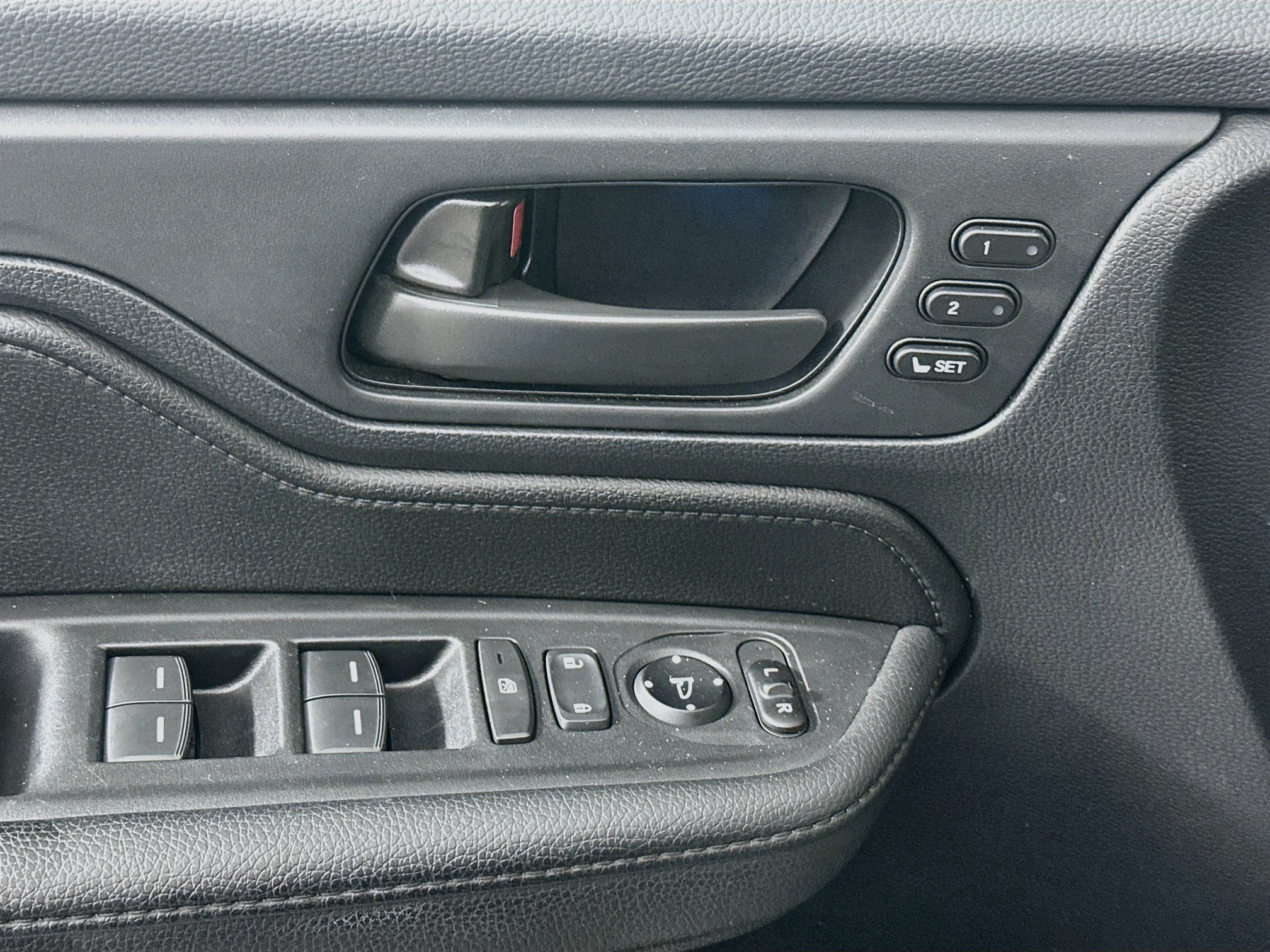 Used 2025 Honda Odyssey EX-L image 15