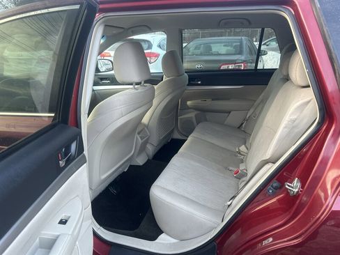 Used 2014 Subaru Outback 2.5i Premium image 10