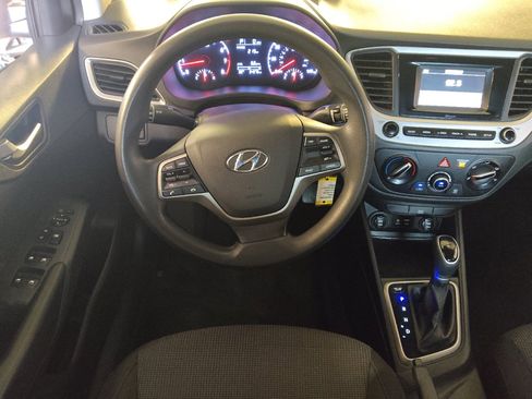 Used 2020 Hyundai Accent SE FWD image 22