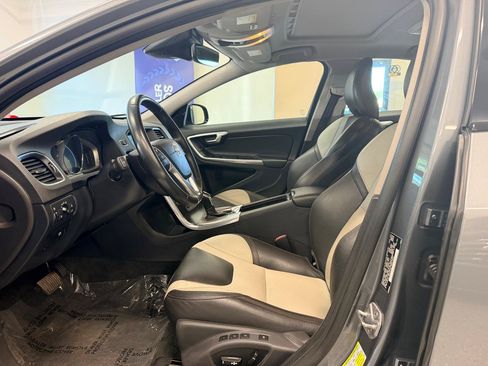 Used 2016 Volvo S60 T5 Cross Country Platinum AWD/4WD image 17
