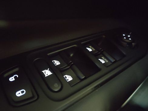 Used 2020 Jeep Renegade Limited AWD/4WD image 27