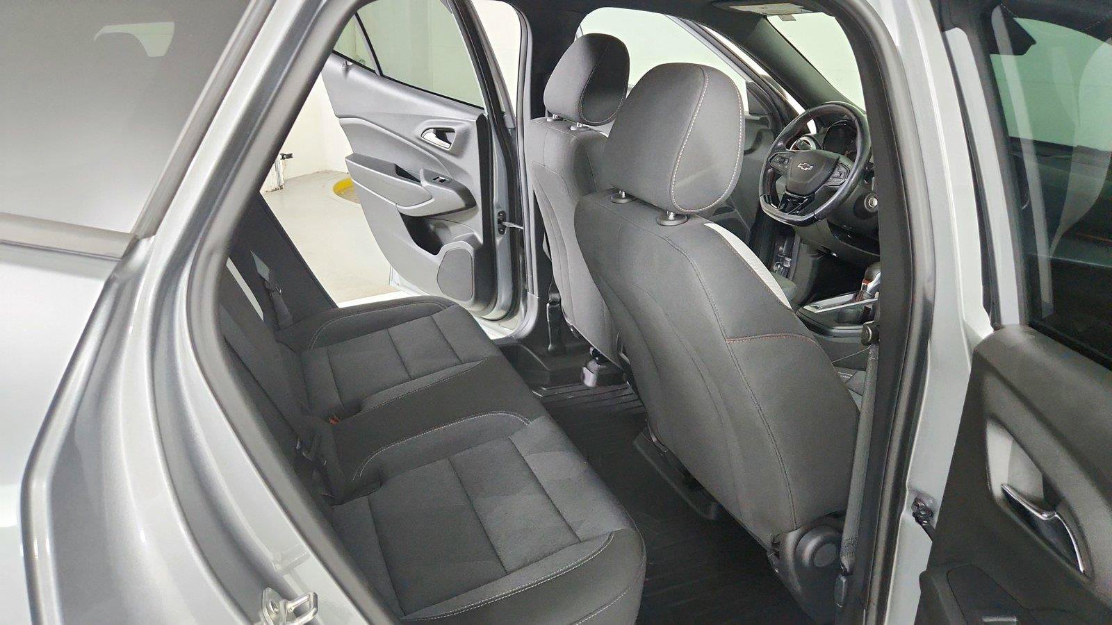 Used 2024 Chevrolet Trax RS FWD image 24