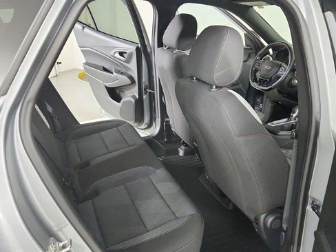Used 2024 Chevrolet Trax RS FWD image 24