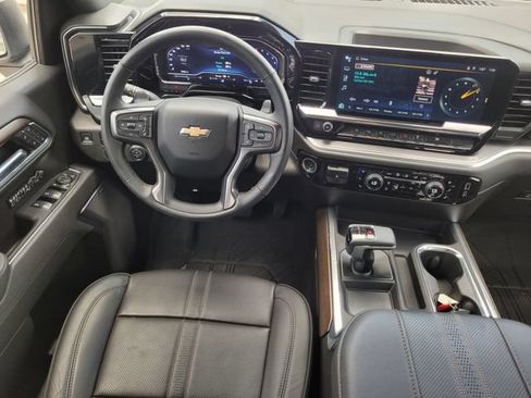 Used 2025 Chevrolet Silverado 1500 High Country AWD/4WD image 12
