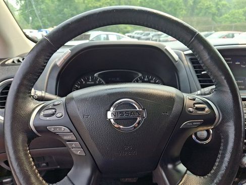 Used 2018 Nissan Pathfinder SV w/ SV Tech Package AWD/4WD image 21
