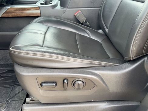 Used 2019 Chevrolet Silverado 1500 High Country w/ Technology Package image 14