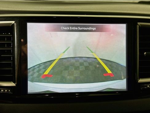 Used 2022 Chrysler Pacifica Touring-L FWD image 19