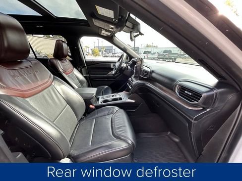 Used 2020 Ford Explorer Platinum w/ Premium Technology Package image 27