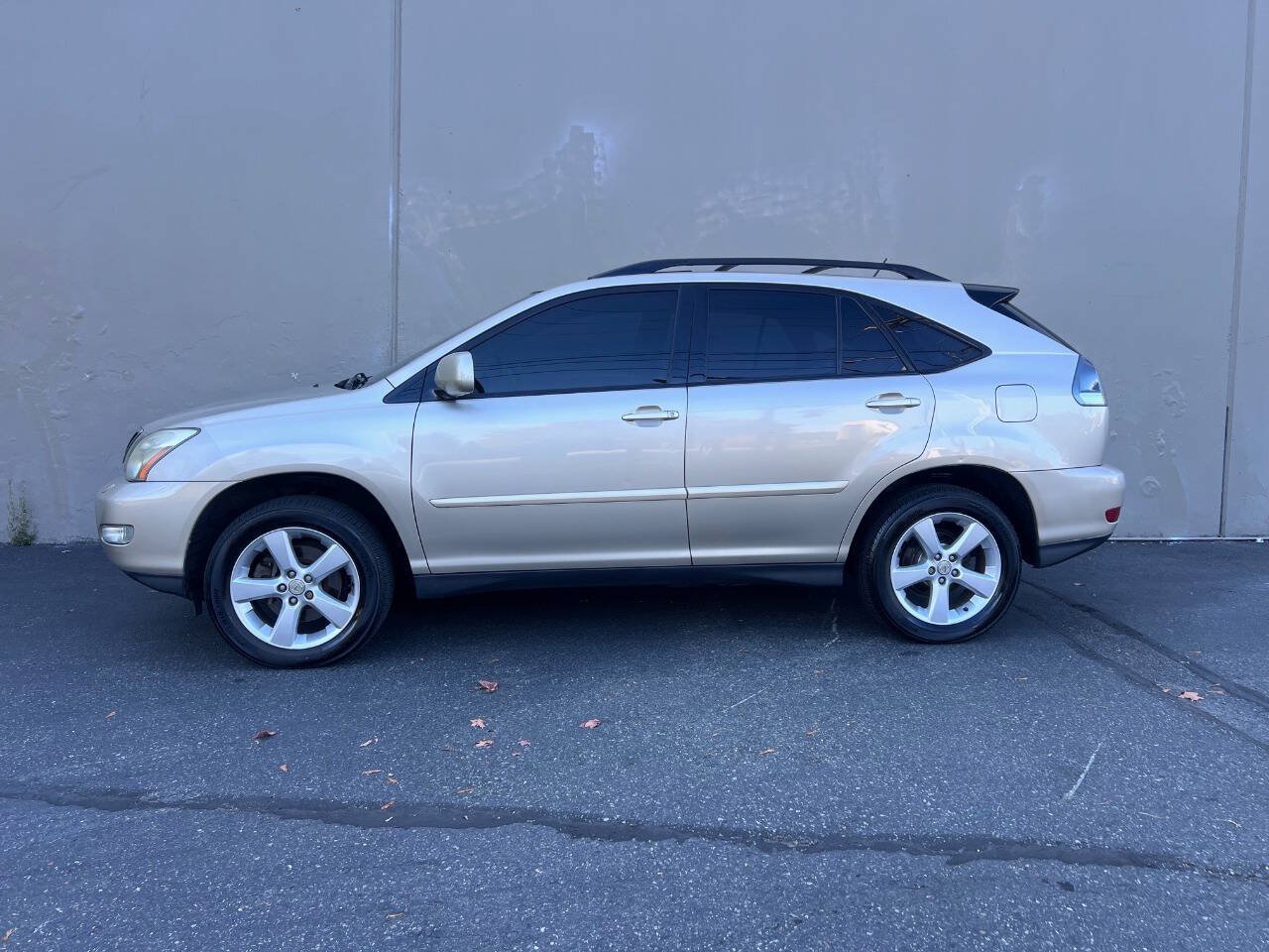 Used 2005 Lexus RX 330 AWD image 2