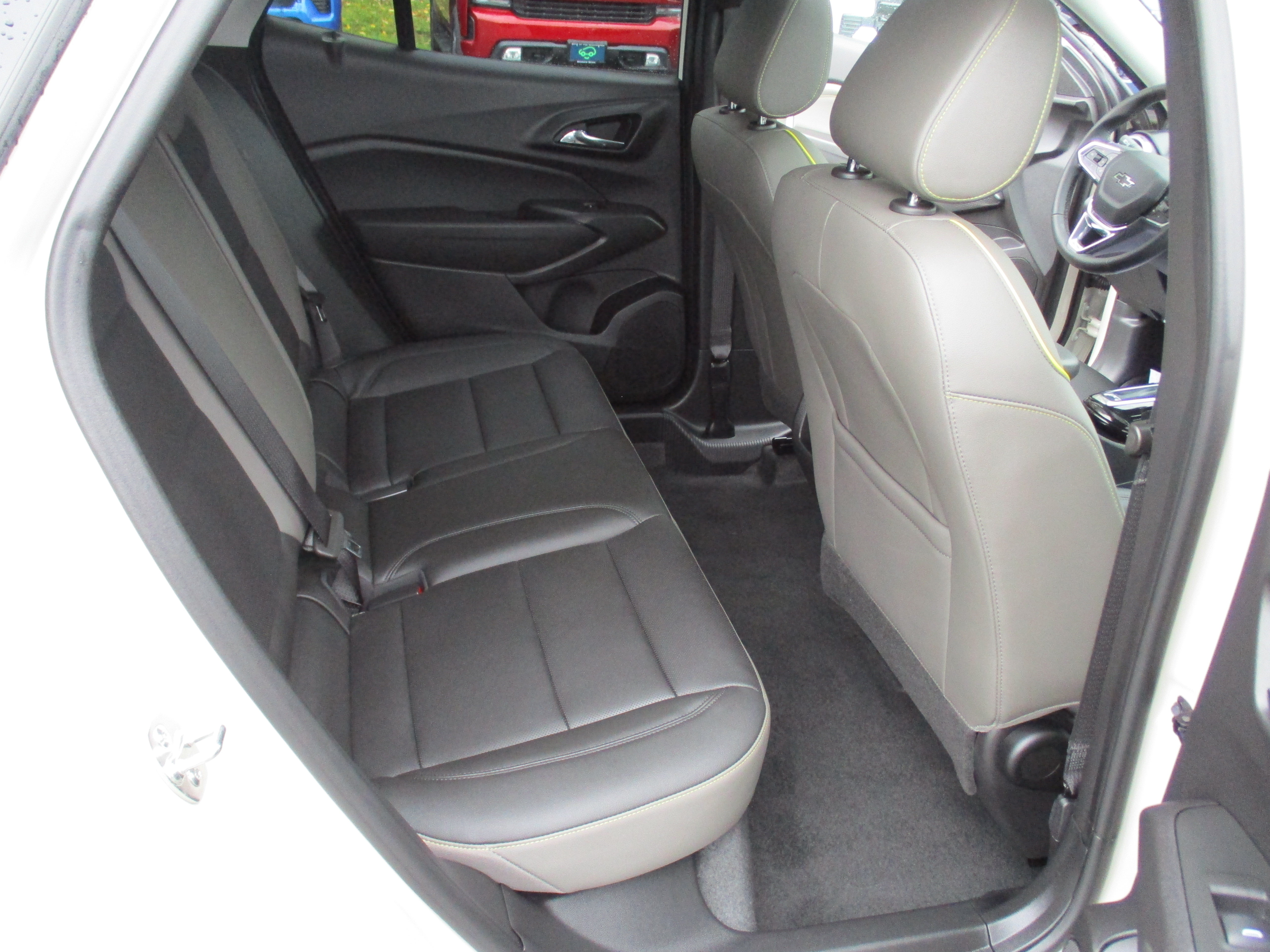 Used 2026 Chevrolet Trax ACTIV w/ Sunroof Package FWD image 15