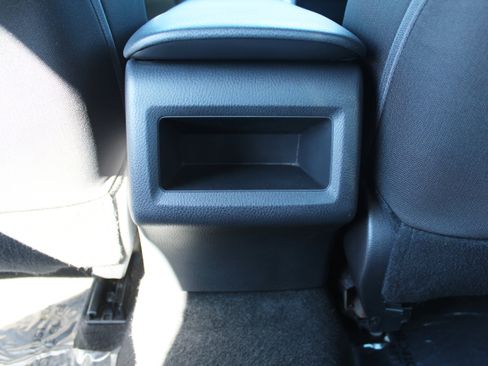 Used 2020 Toyota Camry LE image 40