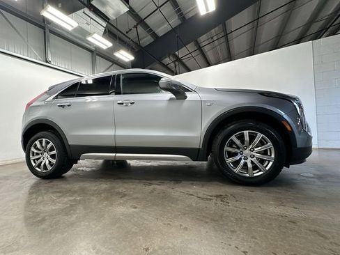 Used 2023 Cadillac XT4 Premium Luxury image 3