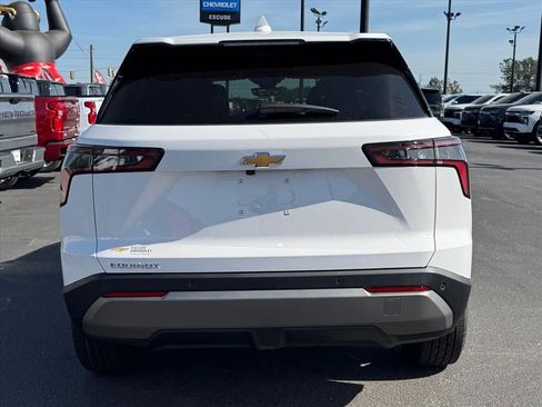New 2026 Chevrolet Equinox LT w/ Safety and Technology Package FWD image 4