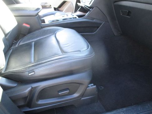 Used 2020 Ford Explorer XLT image 9