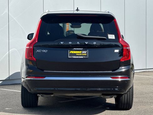 Used 2024 Volvo XC90 T8 Ultimate AWD/4WD image 4