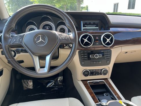 Used 2015 Mercedes-Benz GLK 350 2WD image 30