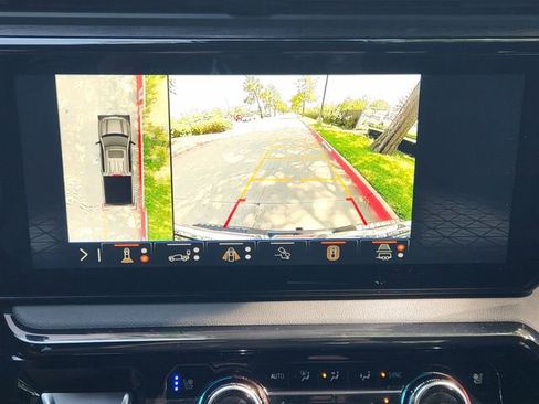 Used 2024 GMC Sierra 1500 AT4 w/ Technology Package AWD/4WD image 19