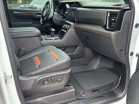 Used 2025 GMC Sierra 1500 AT4 w/ AT4 Premium Package AWD/4WD image 26