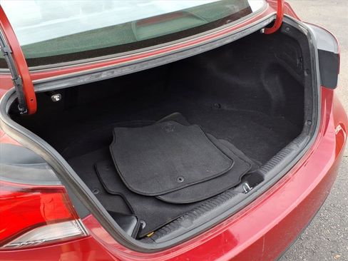 Used 2014 Hyundai Elantra SE image 9