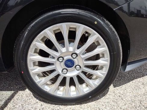 Used 2014 Ford Fiesta Titanium FWD image 29