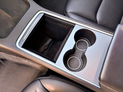 Used 2022 Tesla Model 3 image 18