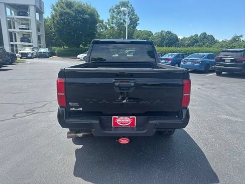 Used 2024 Toyota Tacoma SR5 AWD/4WD image 5