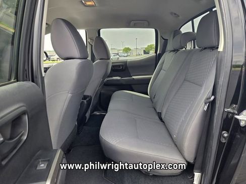 Used 2022 Toyota Tacoma SR5 w/ SR5 Appearance Package (SM) RWD image 10