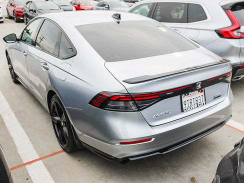 Used 2025 Honda Accord Sport image 3