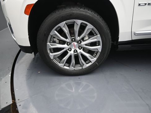 Used 2021 GMC Yukon Denali image 10